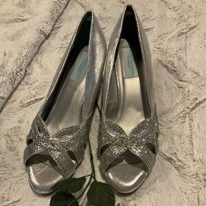 COMFORT Collection by Dyeables Silver Shoes with Rhinestone Embellishment